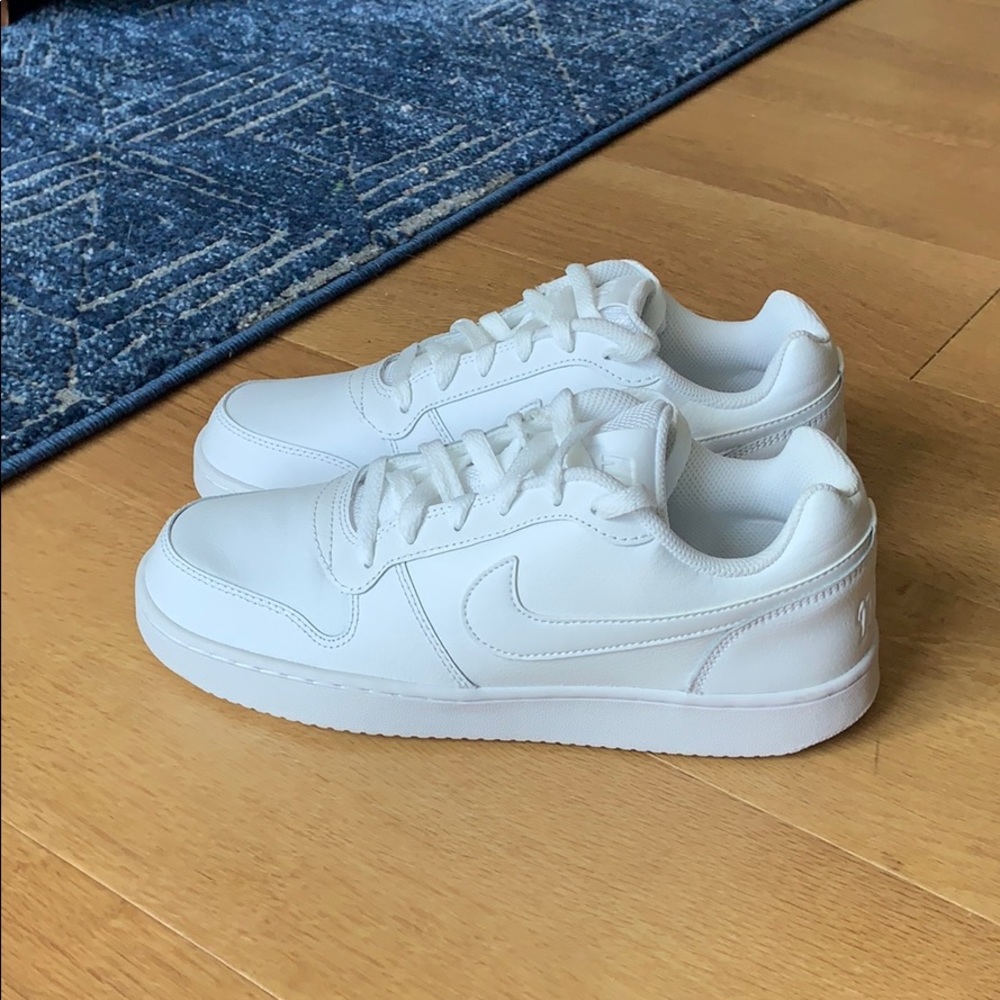 (NEW) White Nike’s
